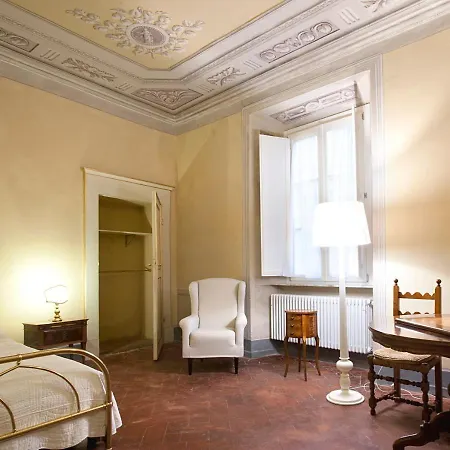 Almadelena Konukevi Pisa